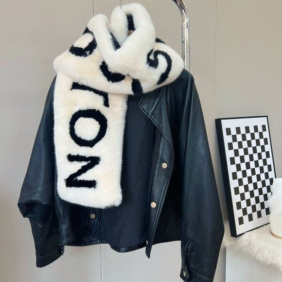 💎✨AUTHENTIC✨💎Louis Vuitton scarf - Picture 2 of 8